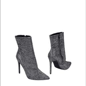 Steve Madden Wifey Ankle Boots